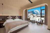 Yunyi Mountain Retreat · SOLACE | 360° Golden Mountain Sunshine · Panoramic Luxury Chinese Inn