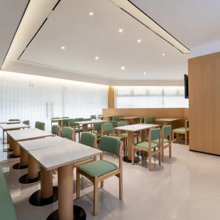 Urba S Hotel (Wanbao Plaza, Longyan Railway Station)