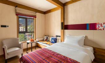 Shangri-La Feifan Tibetan Boutique Hotel