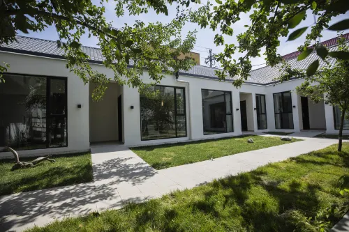 Yining Biezhi Homestay