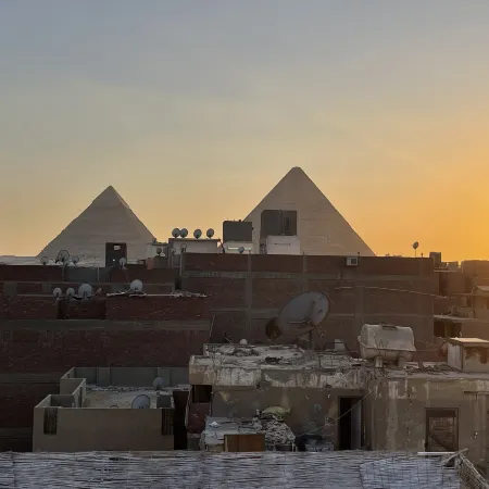The 5 Inn Pyramids Rooftop View Отели рядом с достопримечательностью «Гиза»