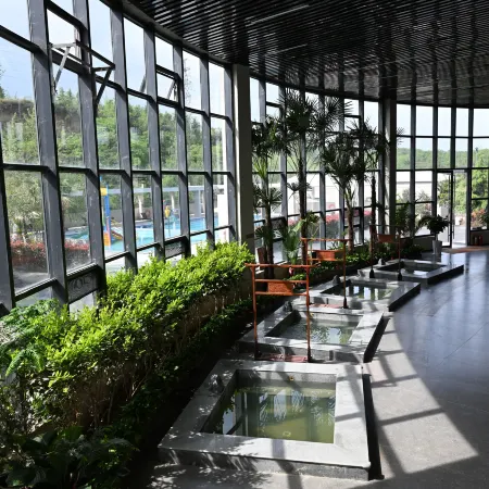 Luoyang Sanli Hot Spring Hotel (Longmen High-speed Railway Station Branch)