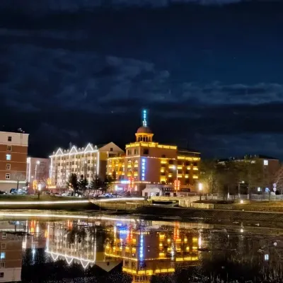 Pengcheng Holiday Hotel Hotels near Huma Museum