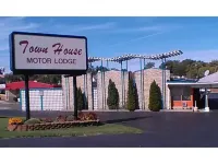 Townhouse Motor Lodge Springfield OH - 2-Star