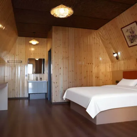Nanshan Desert Off-Road Camping Hotel