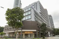 Days Inn by Wyndham Singapore Novena - Parkplatz