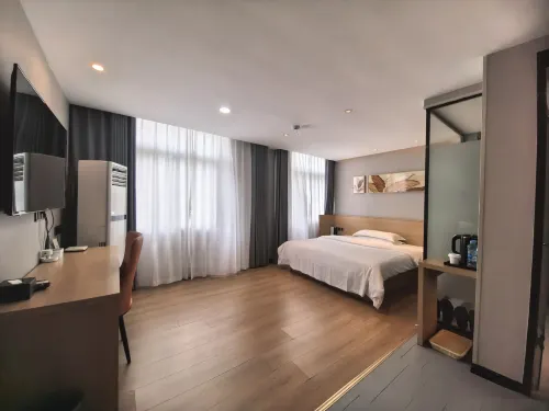 吉安•IU漫旅｜Design•YourLifeStyles飯店（能仁巷文山步行街店） - 停車場