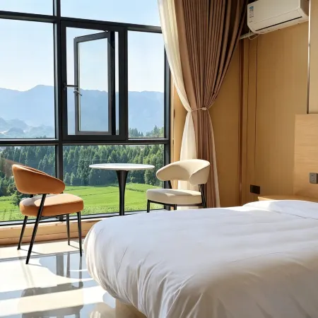 Cloud Moon Homestay (Wumeng Grass Plain)