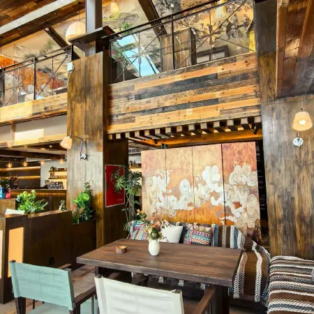 Malcom Miju Xika Hotel