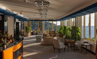 Hotel More