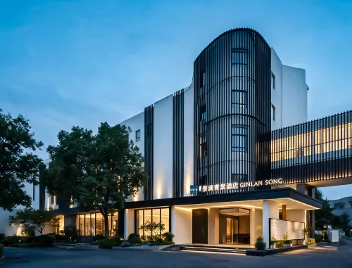 GINLAN JIA Qingtang Hotel (Jinhua Municipal Government World Trade City Plaza) - con vista montagne