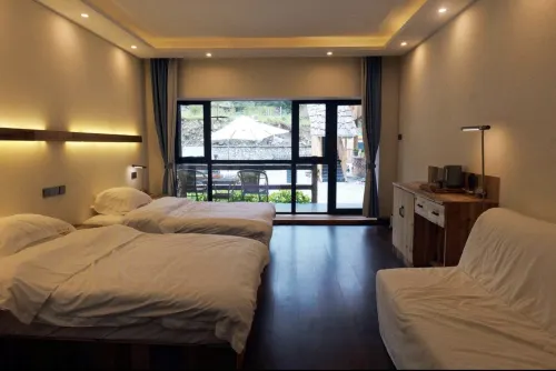 Lvshi Lakeview Wild Luxury Homestay - 2-Star