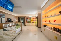 Chaowan E-sports Youth Hostel (Shuijinggou) - parking
