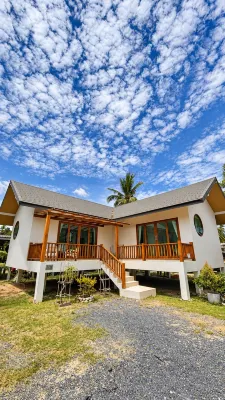 Canal Villa - Pet friendly