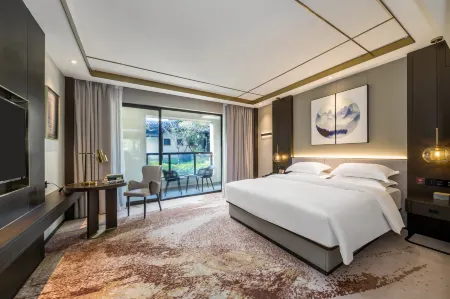 Poltton Century Hotel (Changtai Taoli Chunfeng Branch) Отели рядом с достопримечательностью «Xiaohuang Mountain Scenic Area»