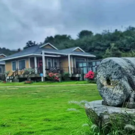 Luoshan Jilong Village Taoyuan Residence