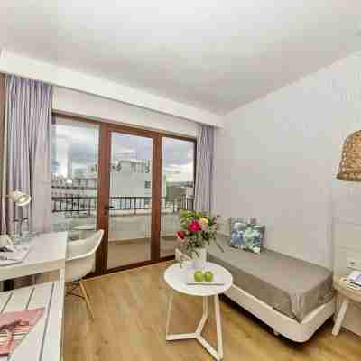 Leonardo Royal Hotel Ibiza Santa Eulalia Rooms