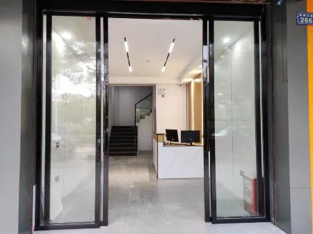 May Smart Hotel (Nanfeng Judu Avenue) Отели рядом с достопримечательностью «Wanfu Ancient Temple»