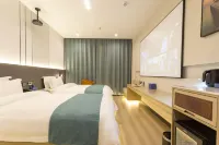 Huaji Wenyue Hotel (Weifang Minzhu Street North High-speed Railway Station)