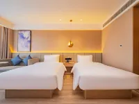 Starway Hotel (Pengzhou Government Branch) Hotel dekat Pengzhou Sports Center