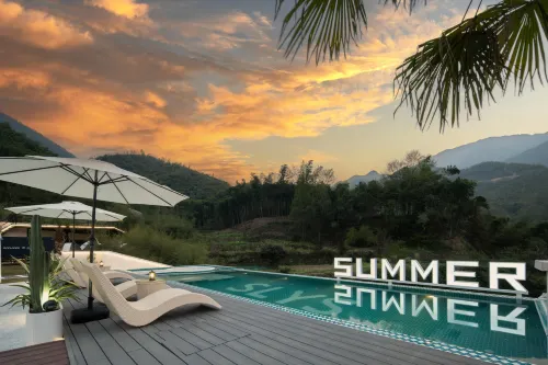 Shili Yunshe · INS Designer's Light Luxury Hot Spring Resort & B&B (Anji Yunshang Grassland Branch) - Yolcu Alma/Bırakma Hizmetleri