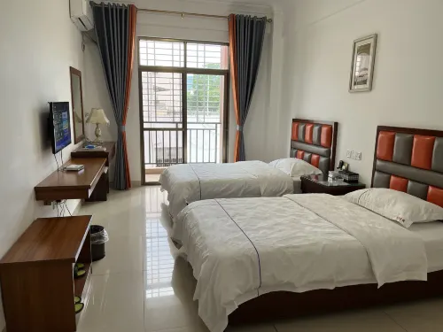 Xuri Inn - parking