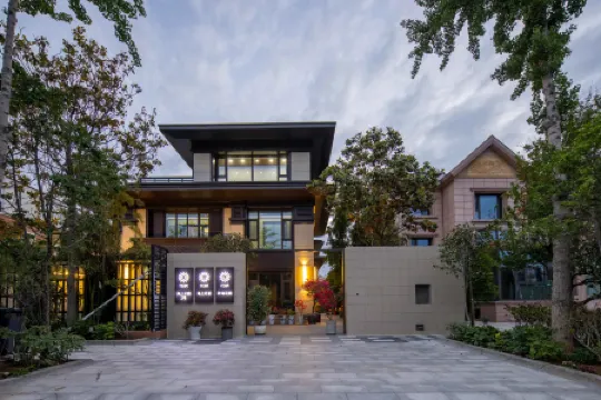 Floral Hotel· Sea Park No.2 Hotel(Weihai Railway Station)