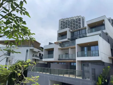 No.1 Courtyard Blue Jacaranda Resort Villa