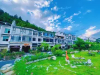 梵凈山竹言溪語民宿 十里錦江附近的飯店