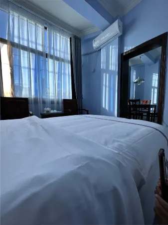 Huaxin Hotel Отели рядом с достопримечательностью «Yun County Happy Water World»