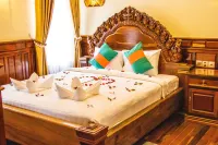 Pouk Hotel Hotels in Puok