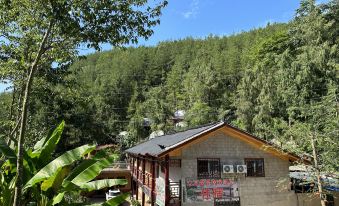 Wooden ear Basin homestay