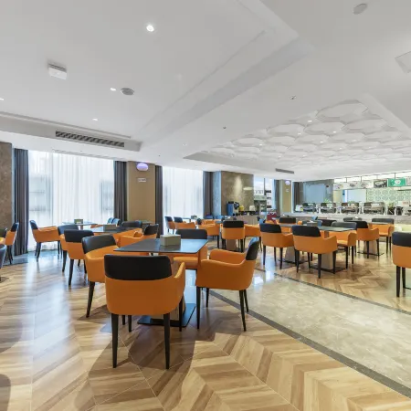 Vienna International Hotel (Zigong Lantern Park Fanhua Branch)
