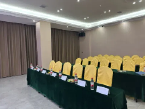 Vienna Hotel (Zunyi Tongzi High-speed Railway East Station)