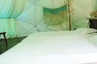 Huashenli Yeshe Tent Hotel - 2 ดาว