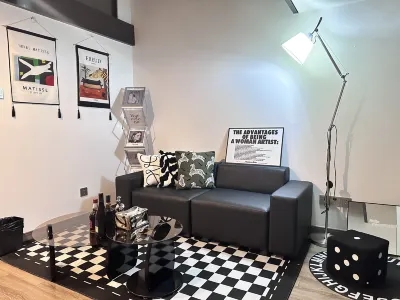 Dali Light Luxury Apartment (Tianbao Subway Station) Hotel in zona City College of Dongguan University of Technology Zhangcun Campus