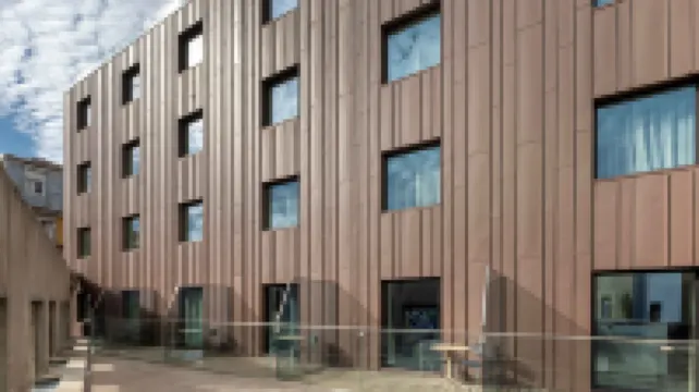 Wine & Books Porto Hotel