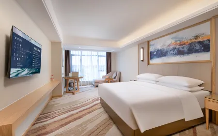Vienna International Hotel (South Gate of Shenzhen International Convention and Exhibition Center)