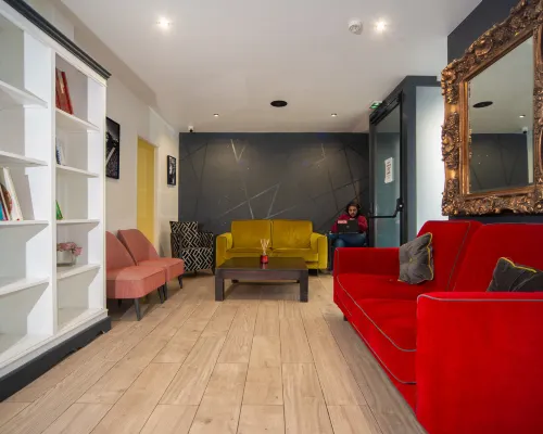بيت الشباب إنجوي Hotels near الحي الرابع عشر - مونتبارناس - بورت دورليانز
