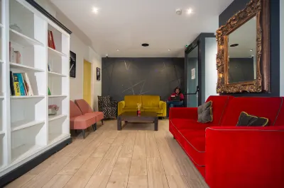 Enjoy Hostel Hotel a Parigi