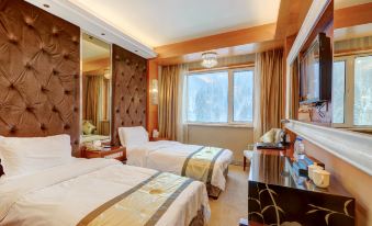 Xuexiang Wanjia Forest Hot Spring Hotel (China Xuexiang Scenic Area Branch)