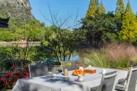 Heshe Lakeside Resort Hotels in 