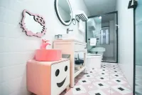 Shanghai Nora Zora Holiday Manor