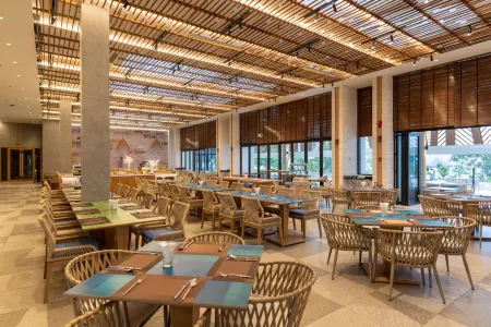 TTC Van Phong Bay Resort Отели рядом с достопримечательностью «Hoa Lan Island Resort»