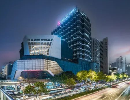 R ROYALSS HOTEL Отели рядом с достопримечательностью «Chengdu Polytechnic Qingyang Campus»