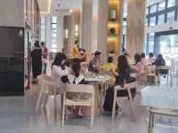 Zhonghai Vacation Homestay (Shantounan Railway Zhonghai Golden Coast Water Park)
