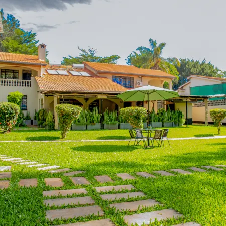 Cozy Stead Hotel - Garden House, Gigiri Отели рядом с достопримечательностью «Посольство США»