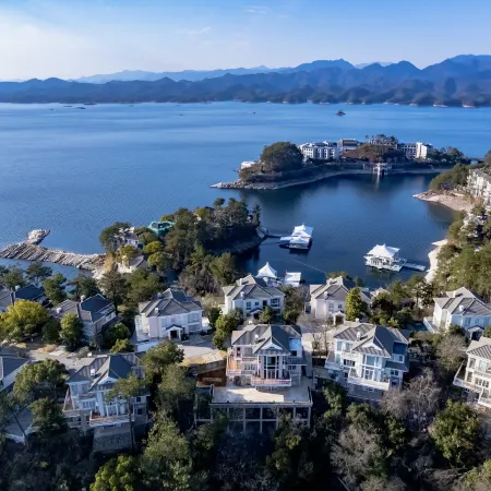 Qilin Peninsula Villa at Qiandao Lake (Central Lake District)