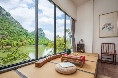 Heshe Lakeside Resort Hotels in 