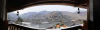 Huayiyuan Panoramic Homestay (Xijiang Qianhu Miaozhai Observation Deck)